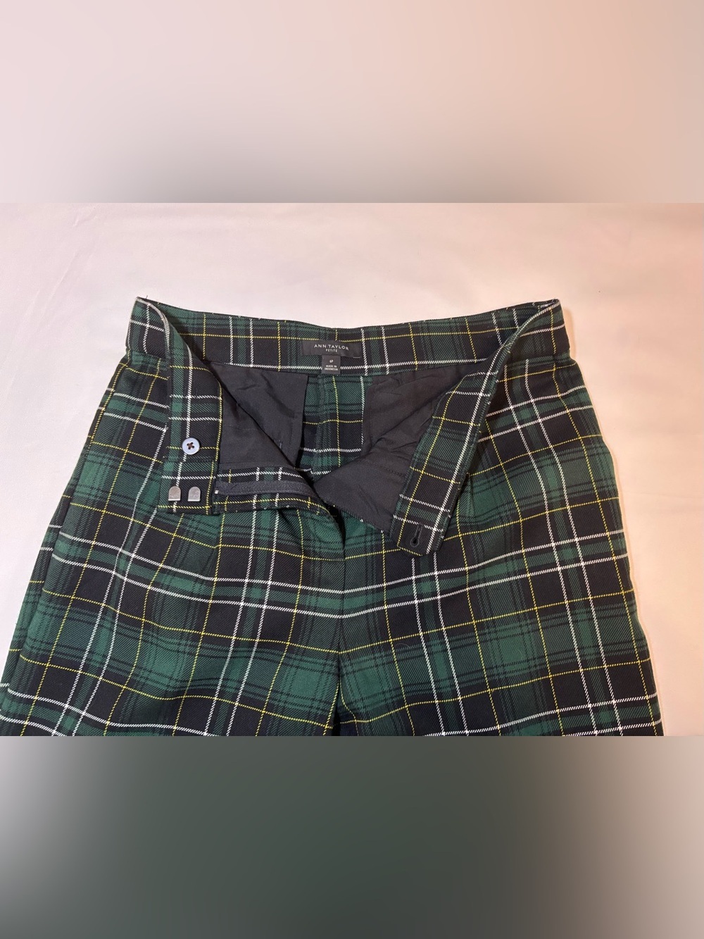 Ann Taylor Green Plaid Women’s Chinos - Picture 9 of 10